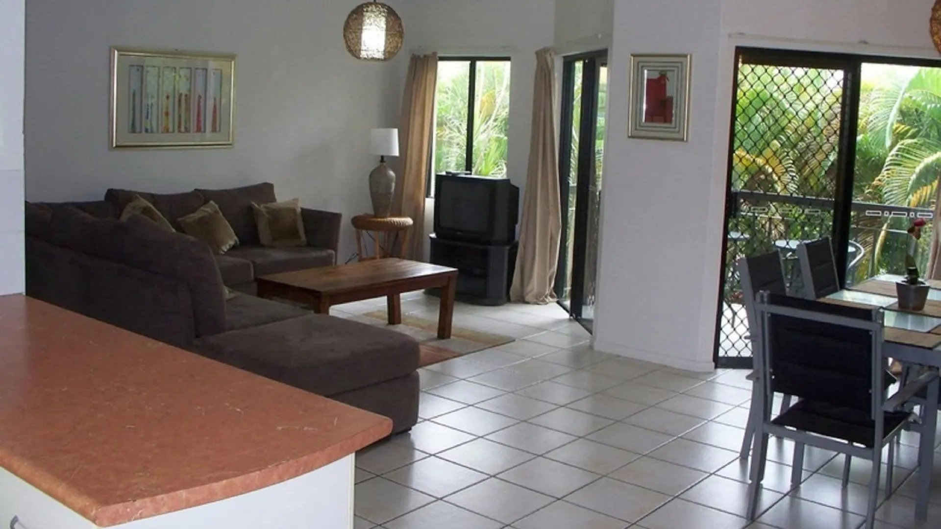 Bohemia Resort Cairns Hostel